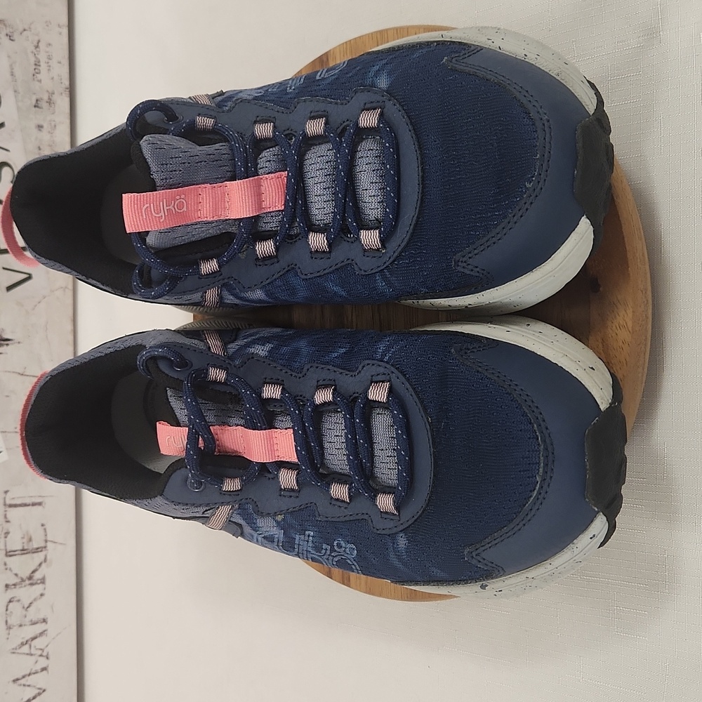 Ryka Taiga Trail Sneakers. Size 10 - Picture 3 of 8